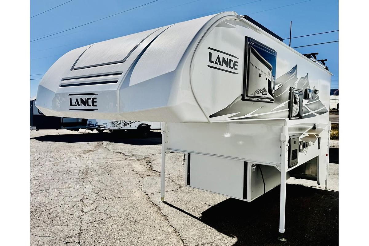 2026 Lance 865