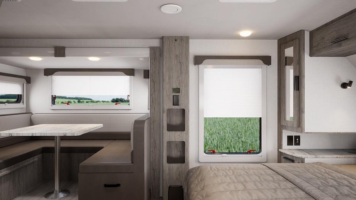 Lance 1985 Travel Trailer