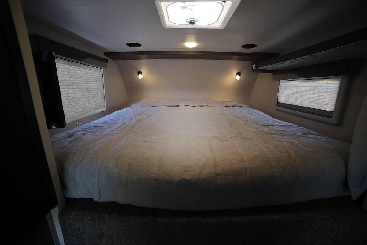 Lance 865 Truck Camper