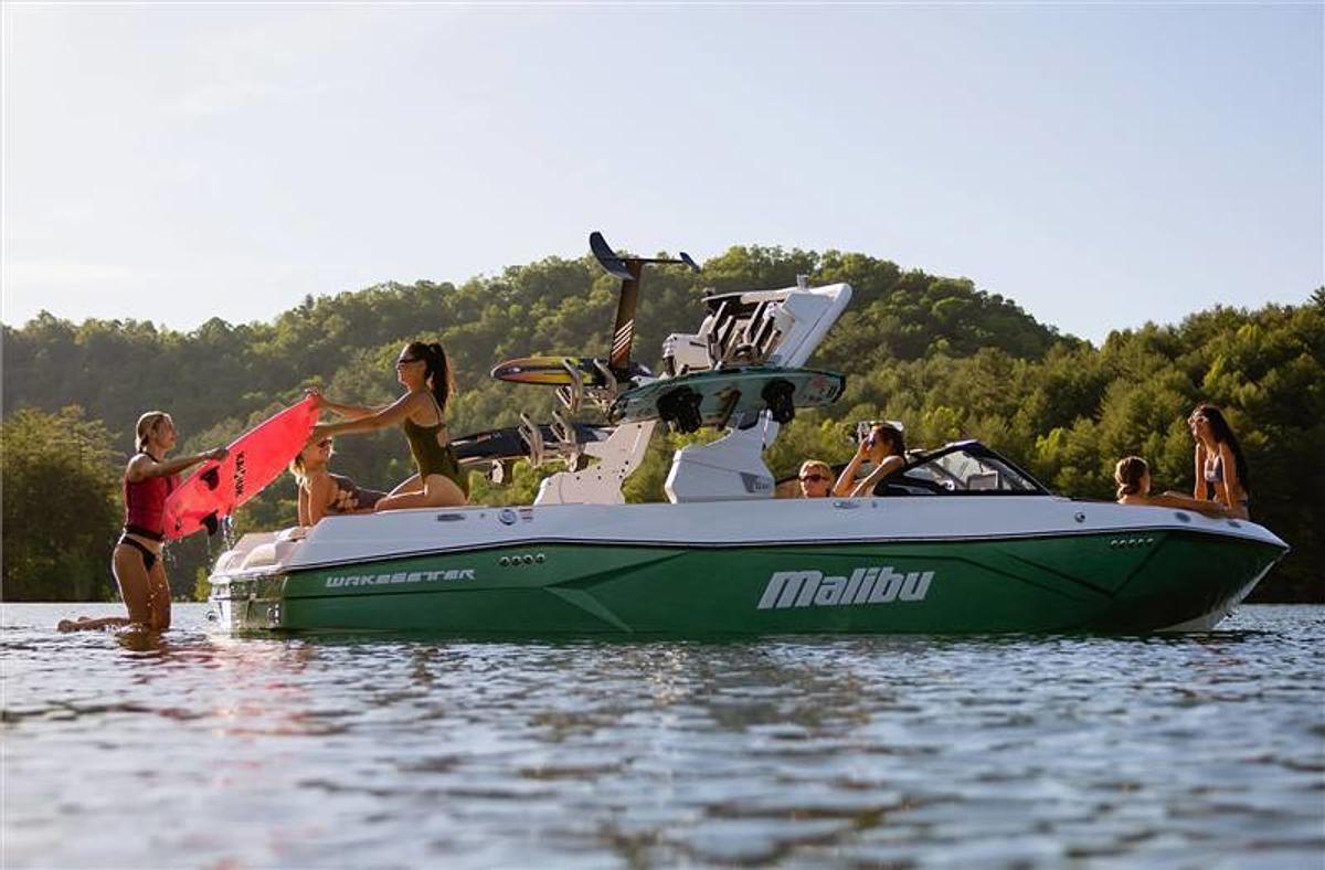 2024 Malibu Boats 23 LSV