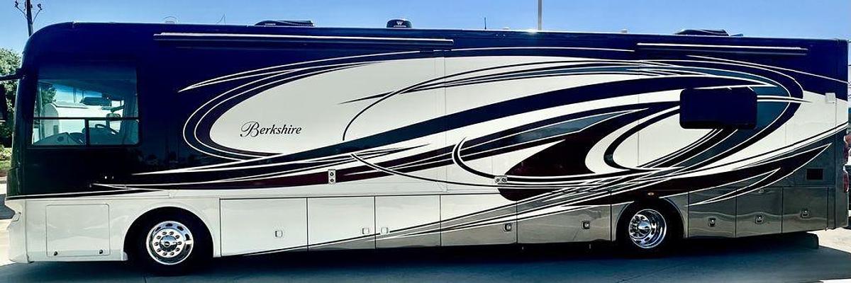 Used 2015 Forest River, Inc. Berkshire XL Cummins ISB-XT 360HP Engine 40QL