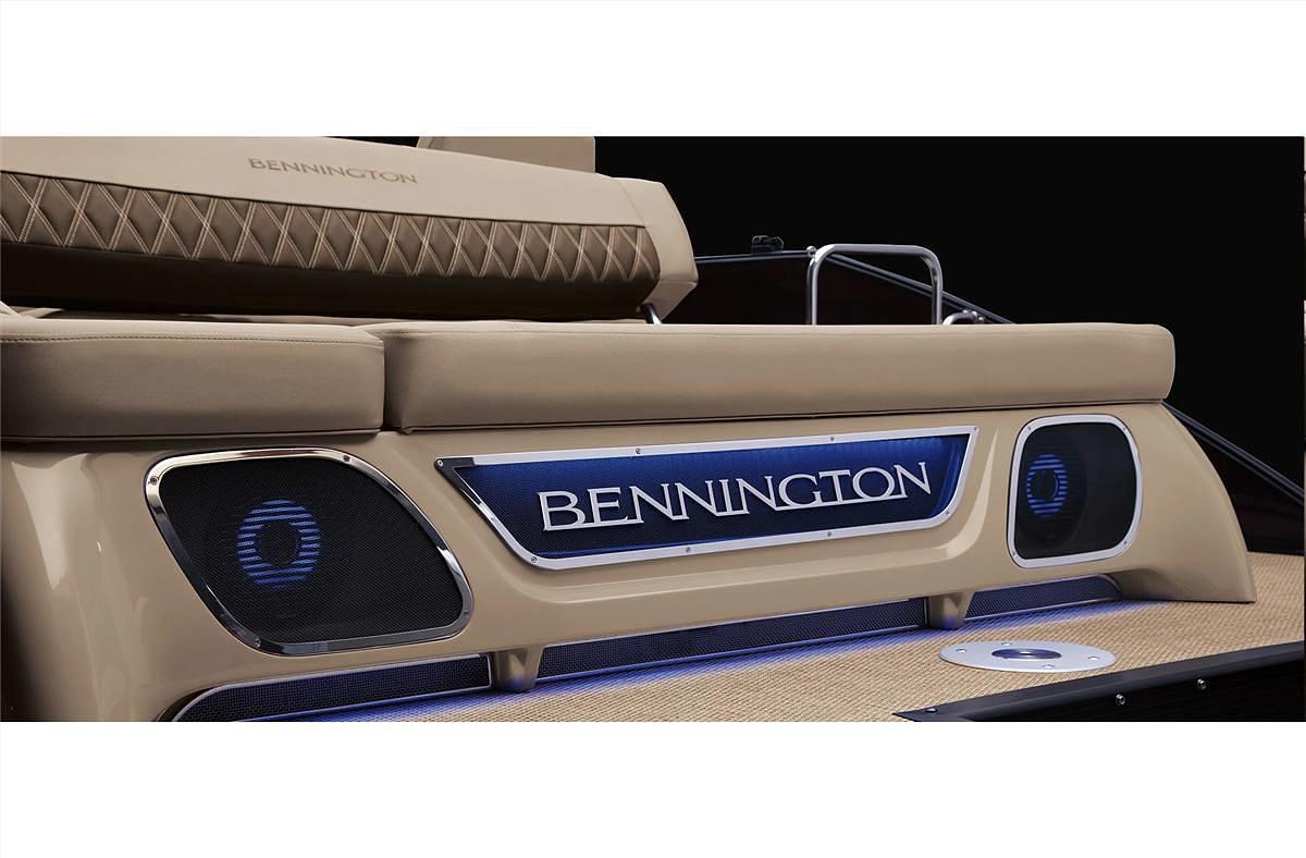 2023 Bennington 23 QSBW Windshield
