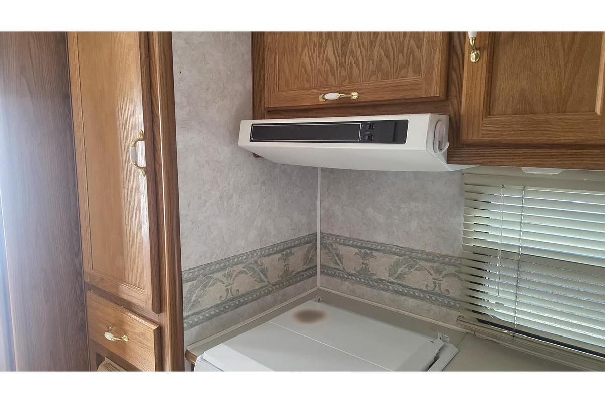 Used 2000 Fleetwood RV Elkhorn M9T