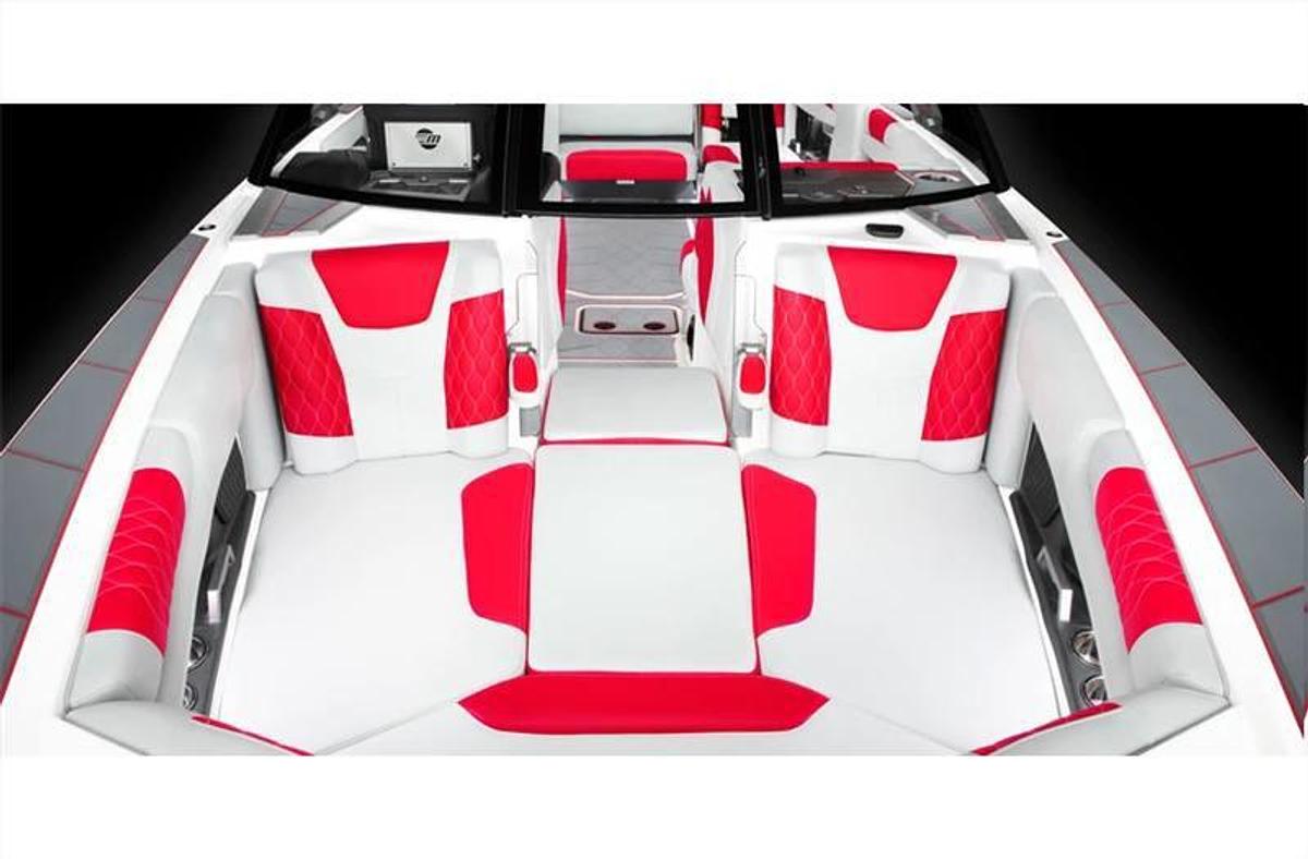 2024 Malibu Boats M240