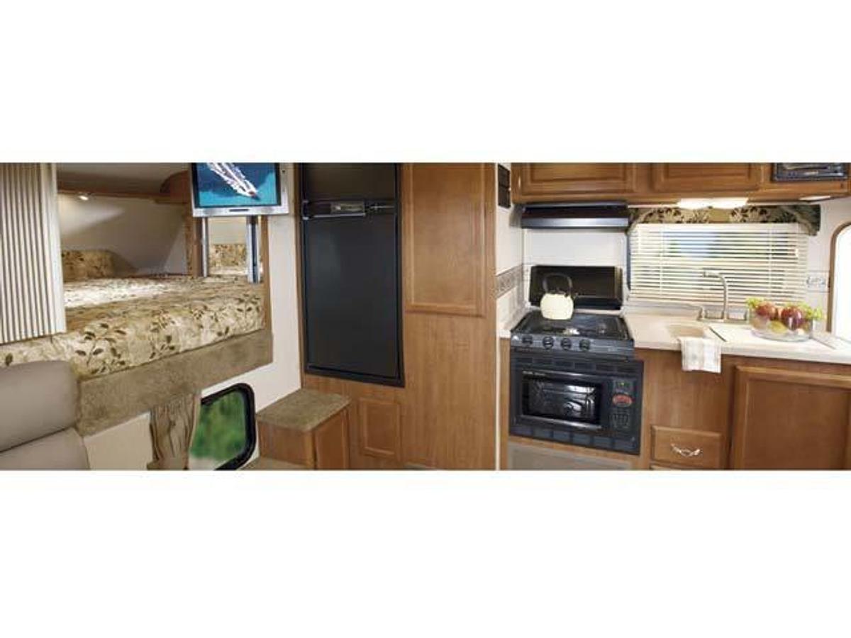 2009 Lance Camper Manufacturing Long Bed 1191