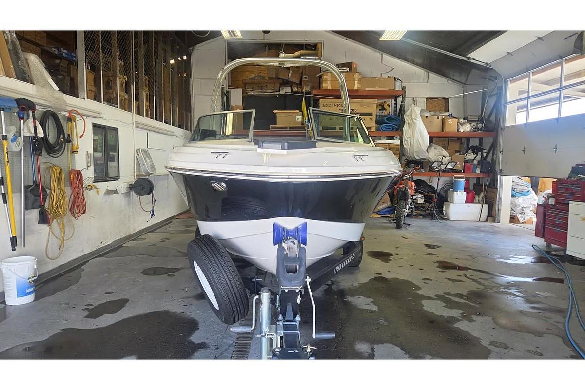 Used 2012 Chaparral H20 19