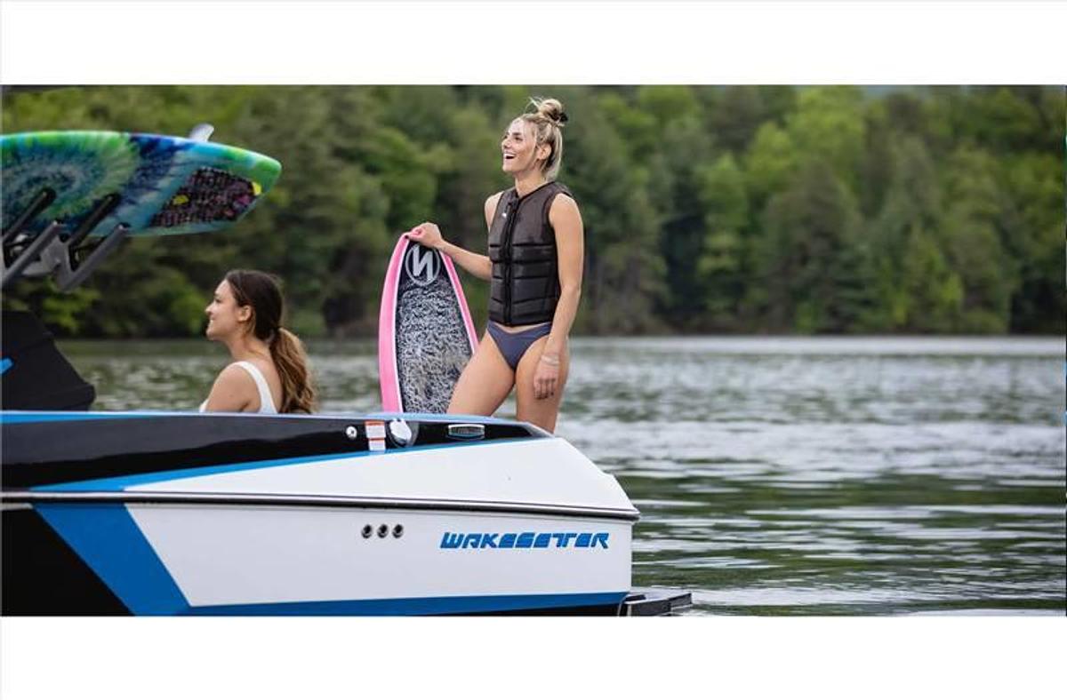 2024 Malibu Boats 24 MXZ