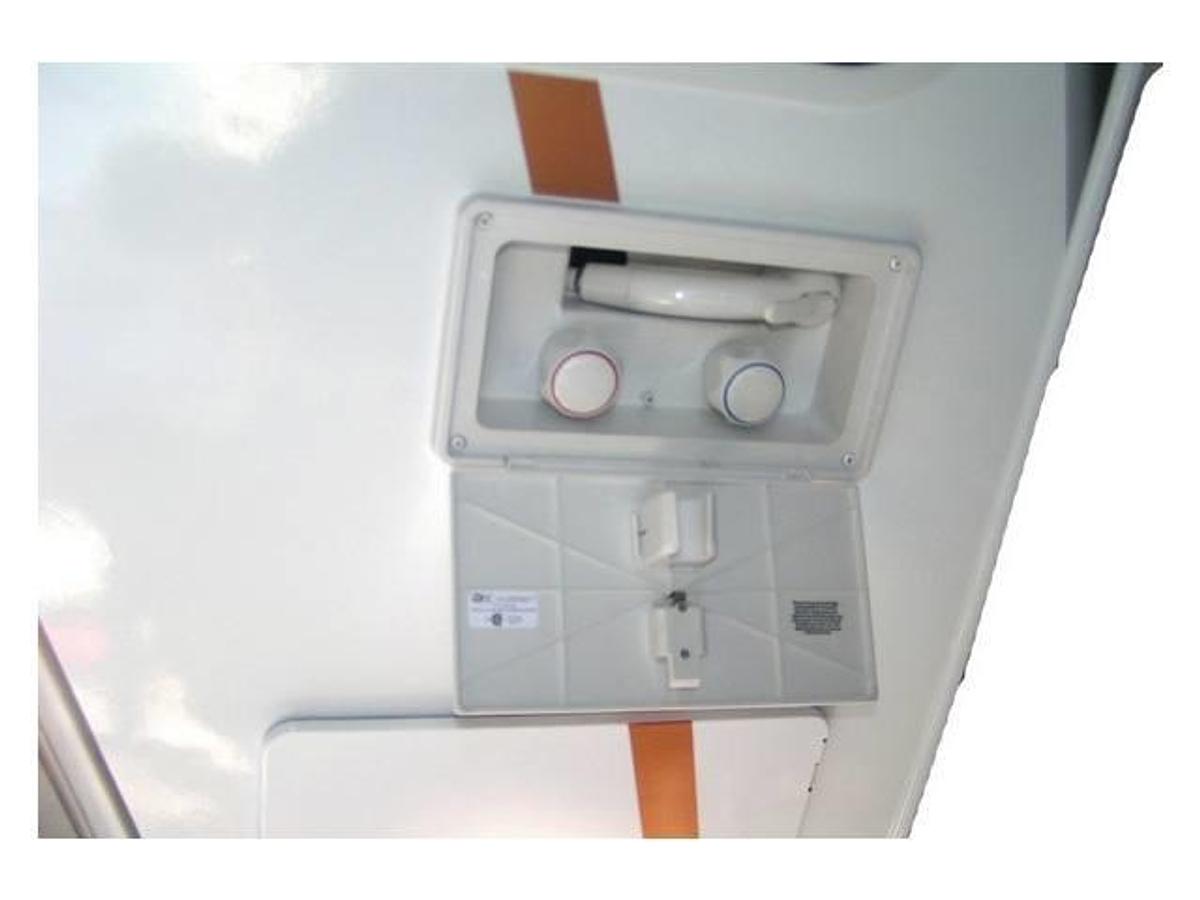 2010 Lance Camper Manufacturing Truck Camper - Long Bed 950