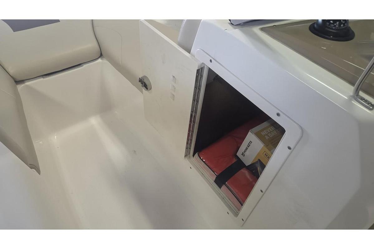 Used 2012 Chaparral H20 19