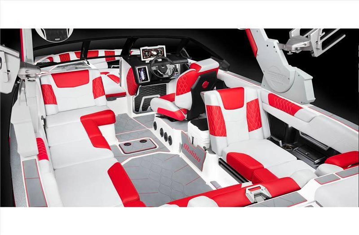 2024 Malibu Boats M240