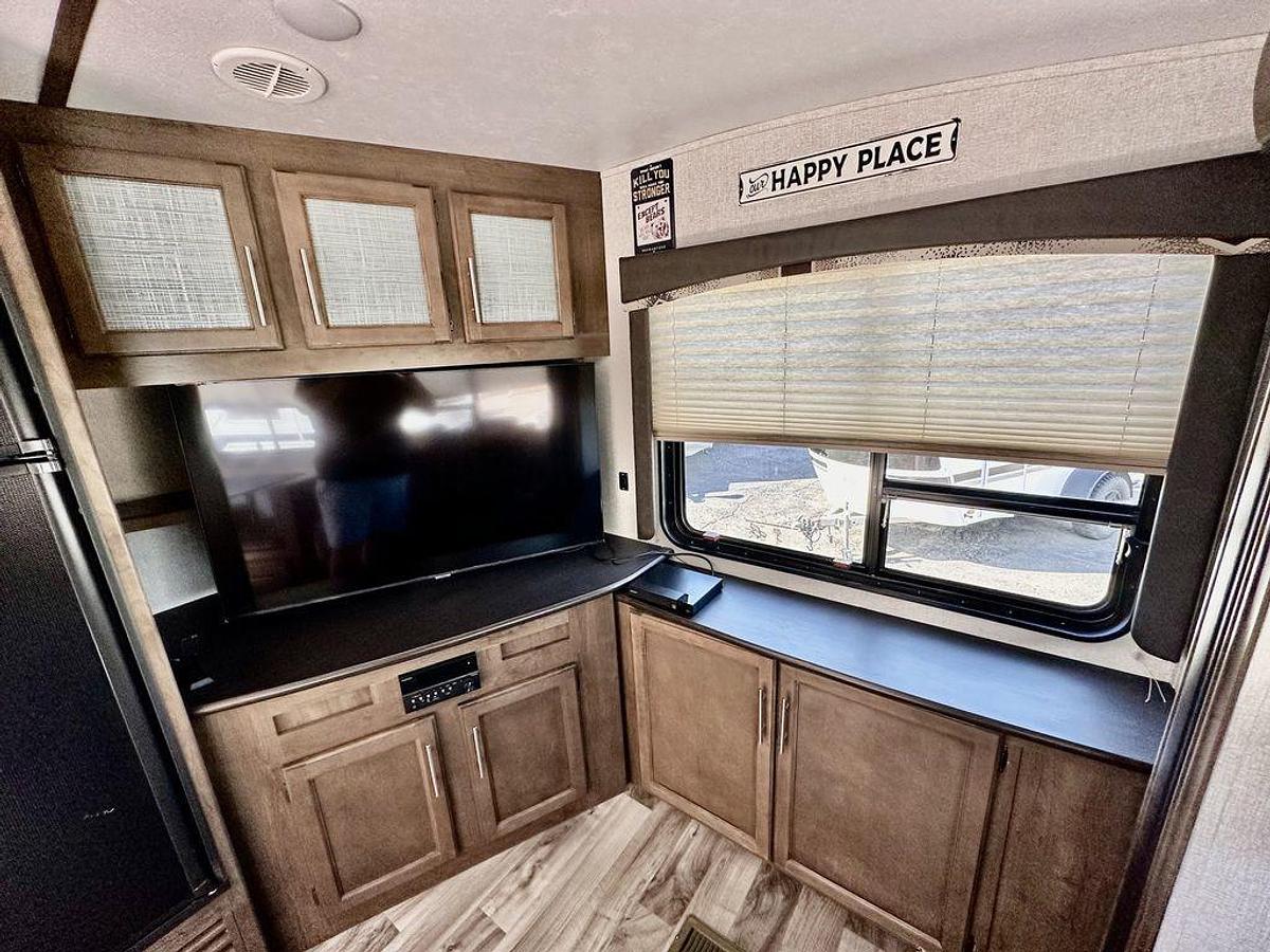 Used 2019 Keystone RV Cougar Half-Ton 27RESWE