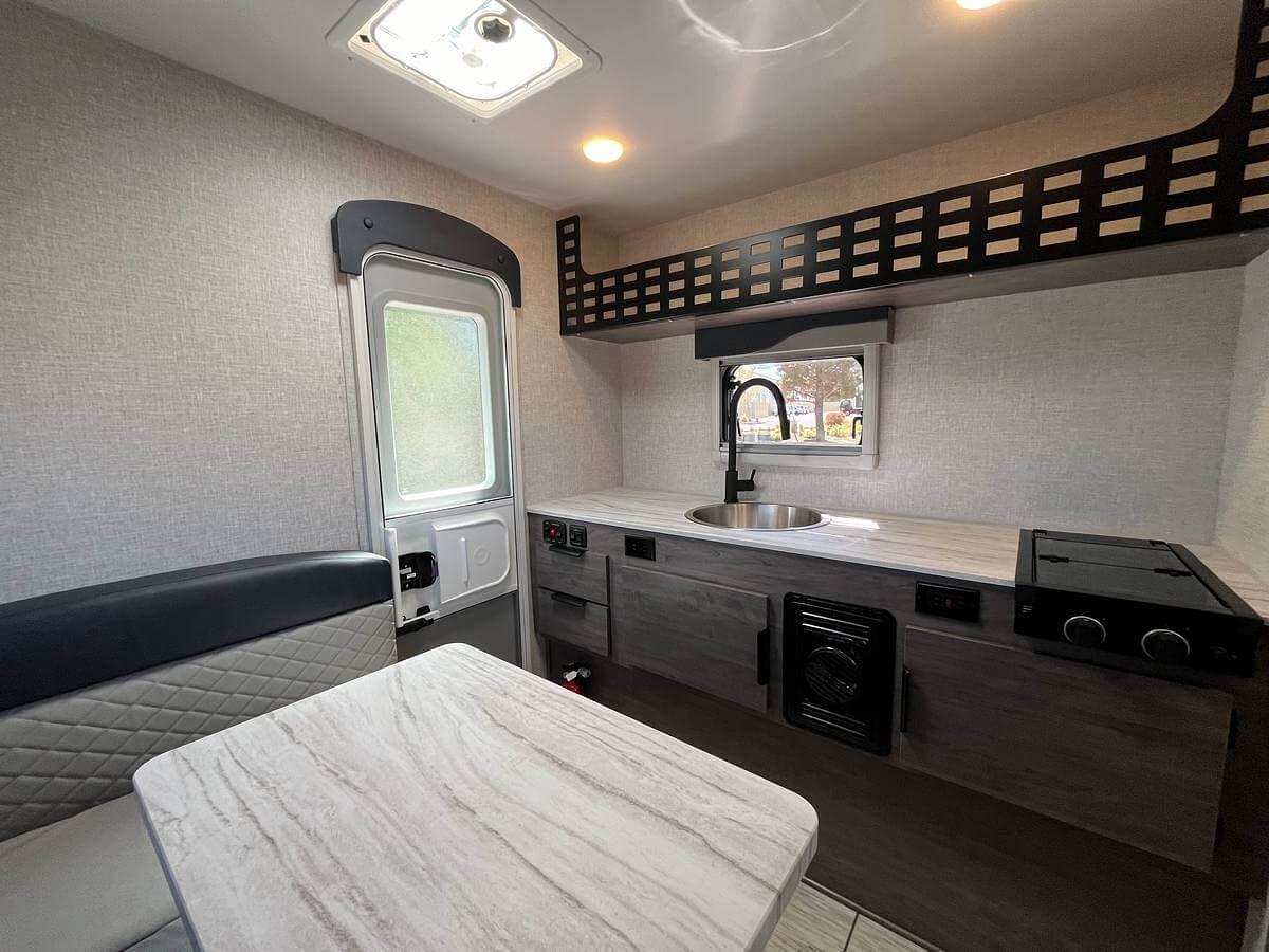Squire SQ805 Truck Camper