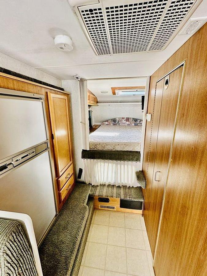 Used 2005 Lance 1181
