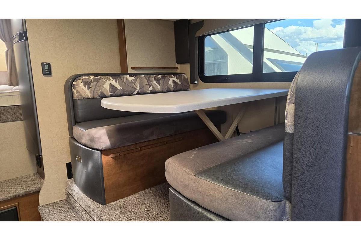 Used 2018 Lance 855S
