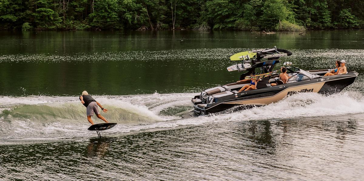 Wakesetter 25 LSV