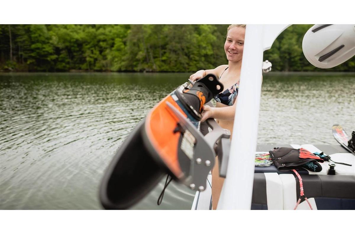 2024 Malibu Boats 20 VTX