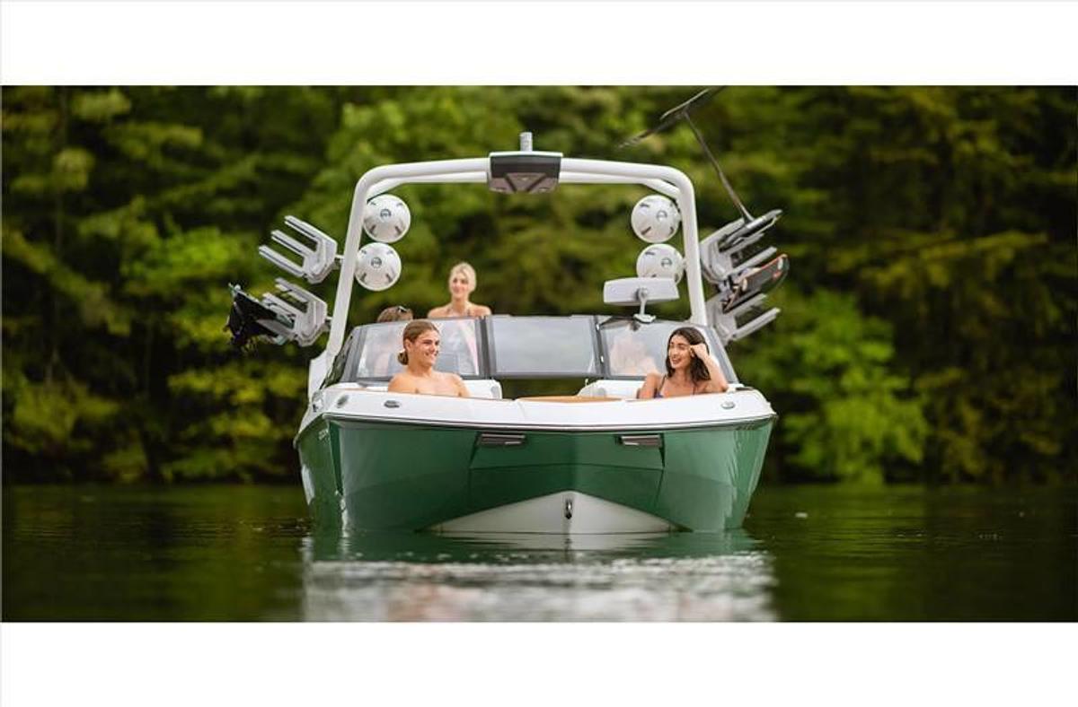 2024 Malibu Boats 23 LSV