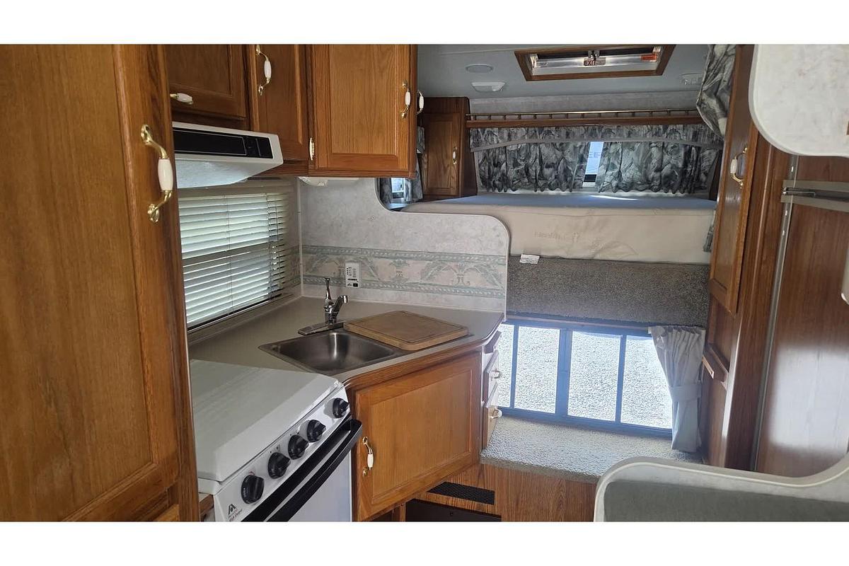 Used 2000 Fleetwood RV Elkhorn M9T