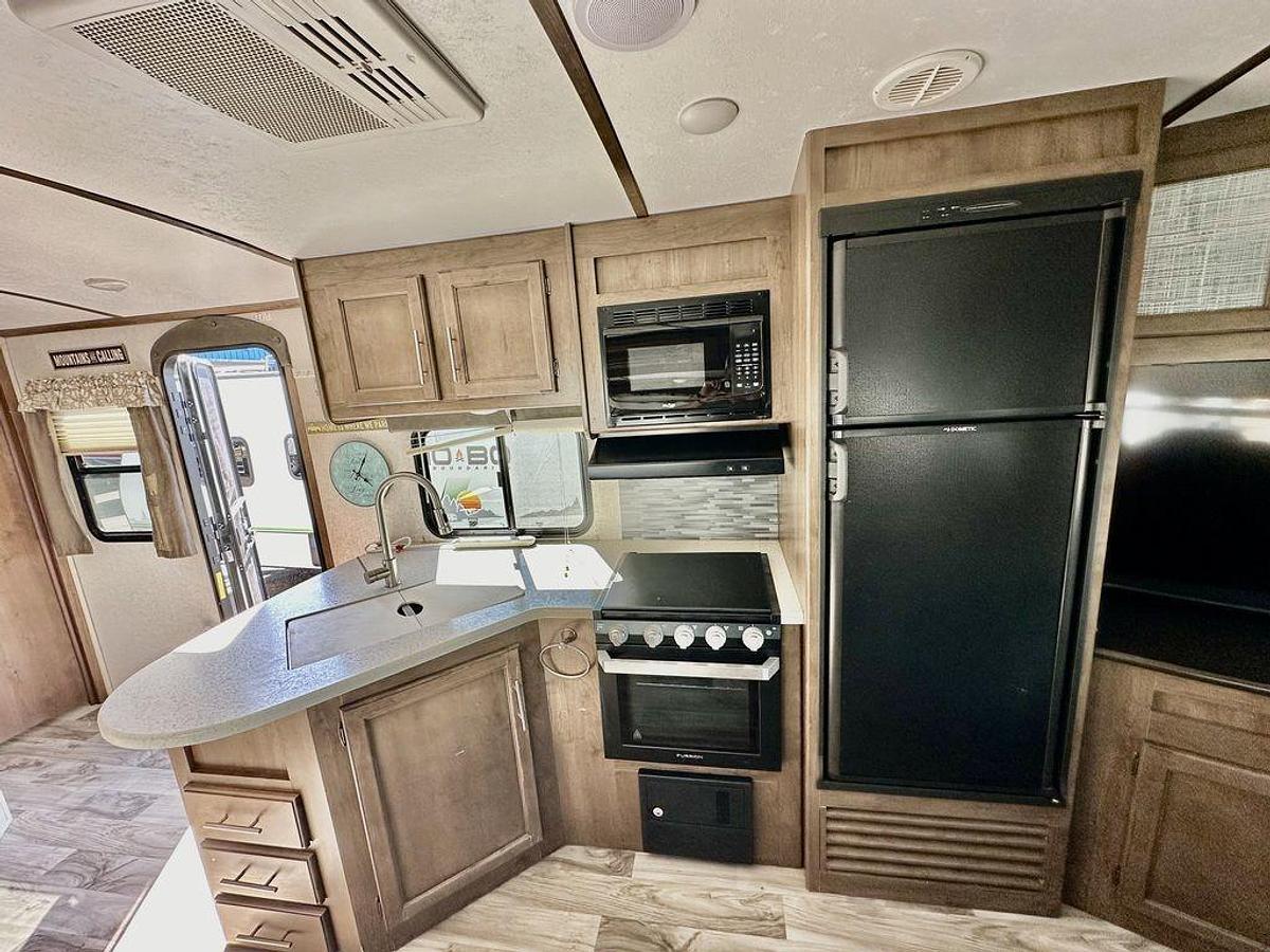 Used 2019 Keystone RV Cougar Half-Ton 27RESWE
