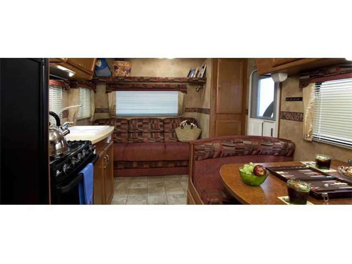 2010 Lance Camper Manufacturing Travel Trailer 2285