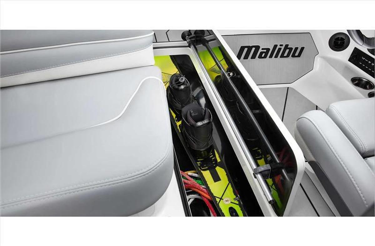 2024 Malibu Boats TXi MO CB