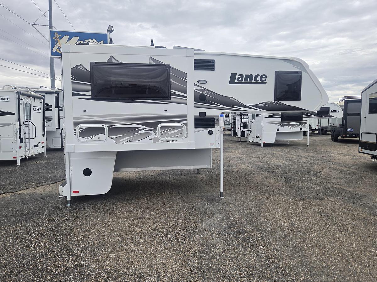 2027 Lance 855S
