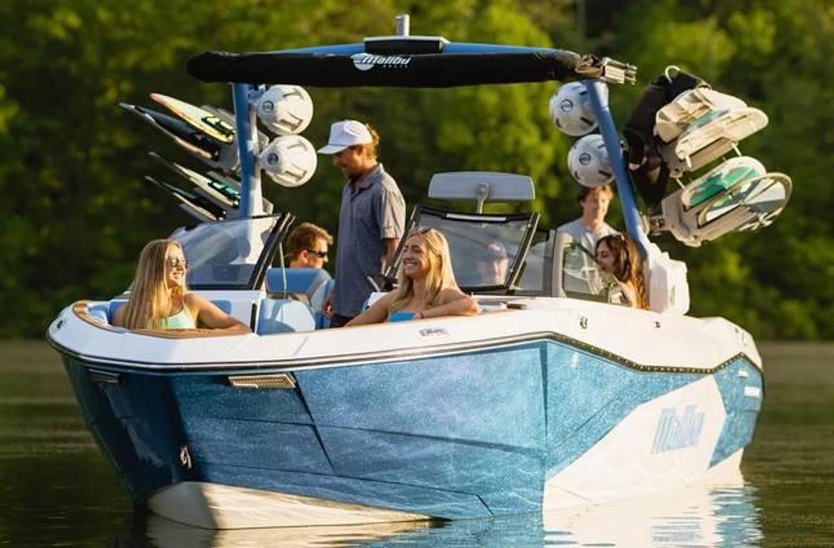 2024 Malibu Boats 26 LSV