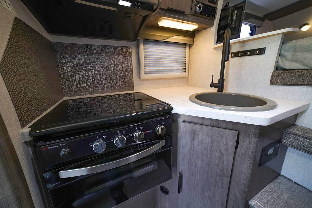 Lance 865 Truck Camper
