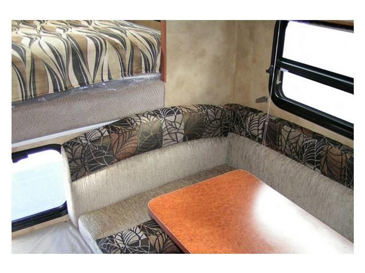 2010 Lance Camper Manufacturing Truck Camper - Short Bed 861