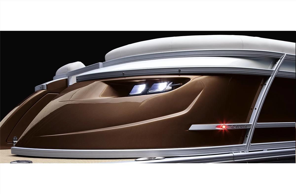 2023 Bennington 23 QSBW Windshield