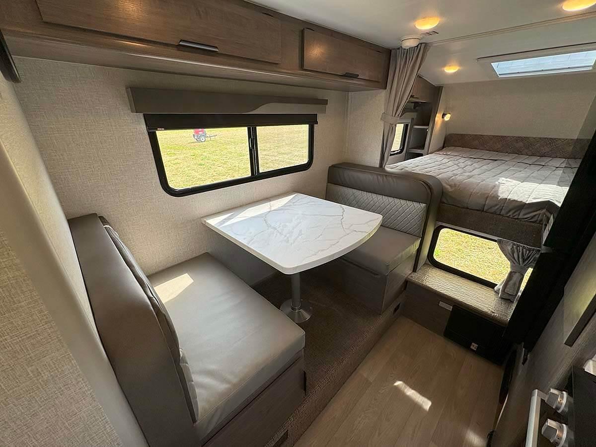 Lance 1191 Truck Camper