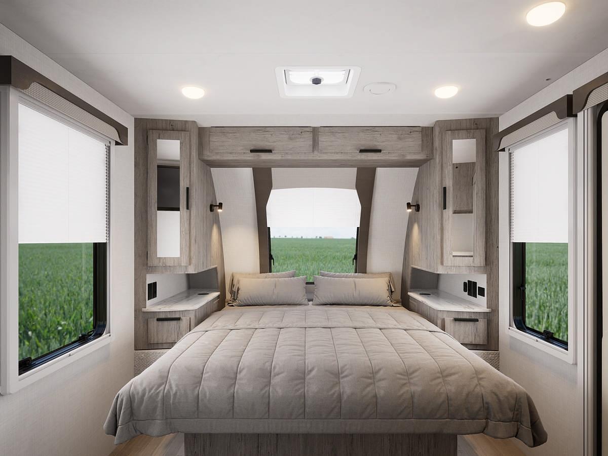 Lance 2565 Travel Trailer