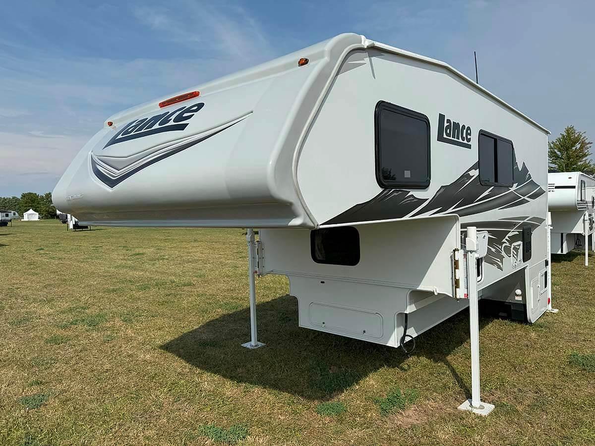 Lance 1191 Truck Camper