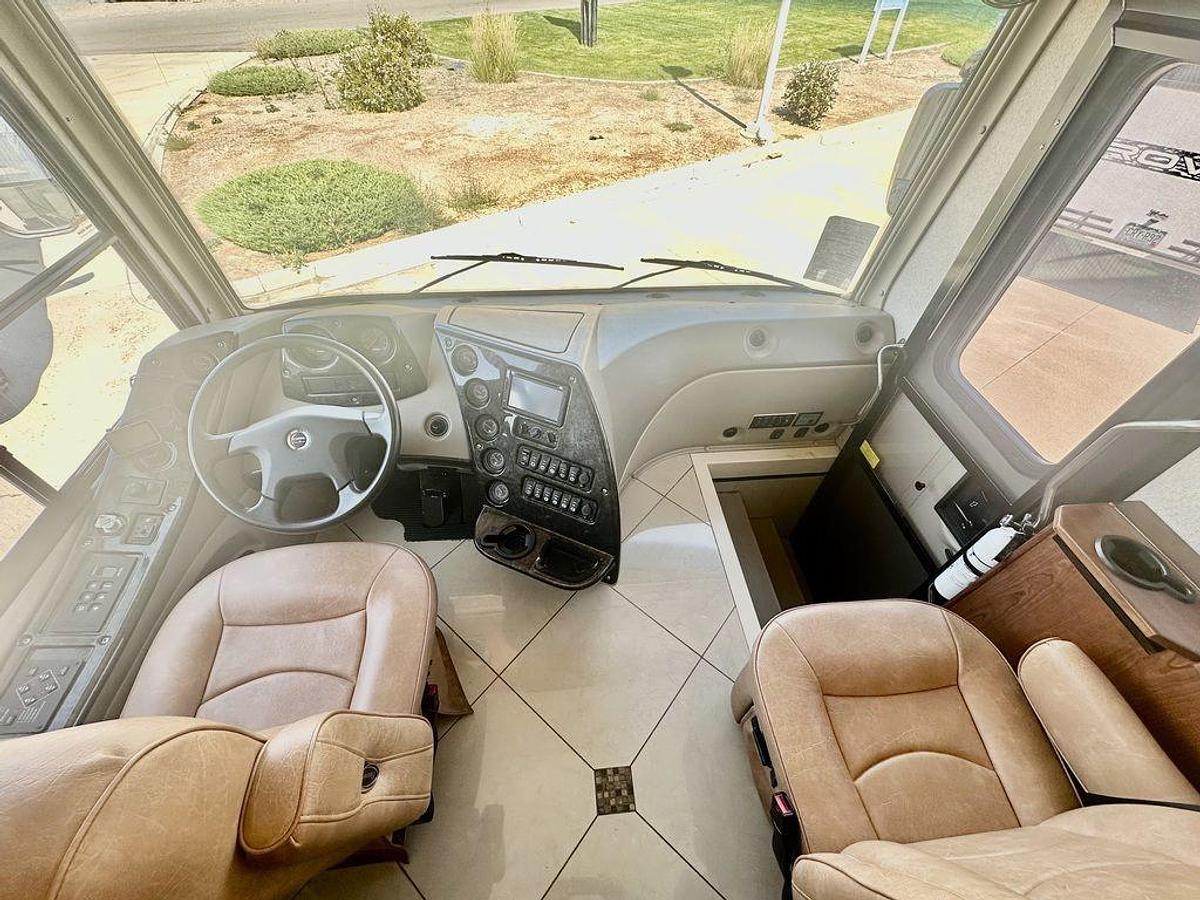 Used 2015 Forest River, Inc. Berkshire XL Cummins ISB-XT 360HP Engine 40QL