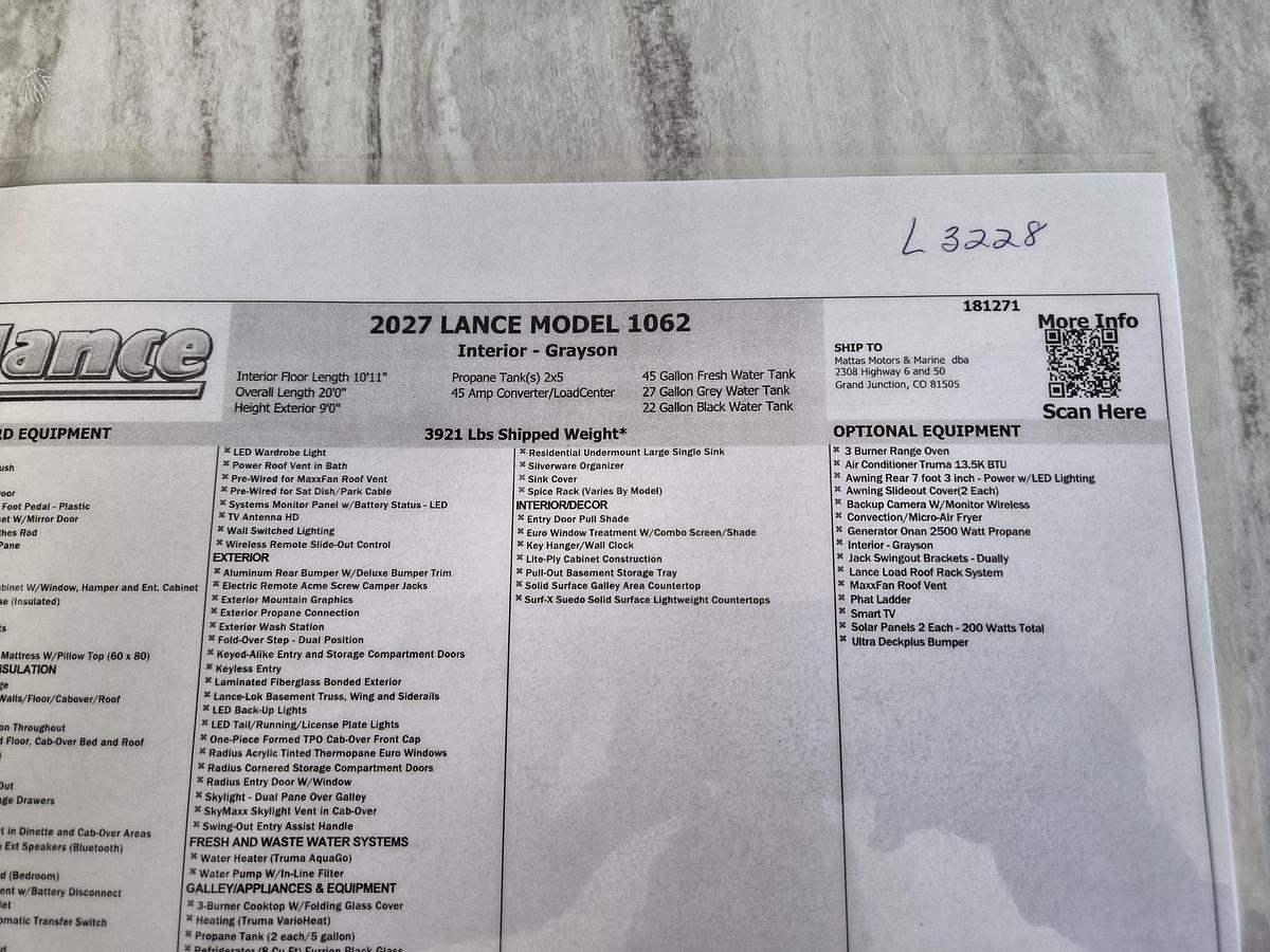 2027 Lance 1062