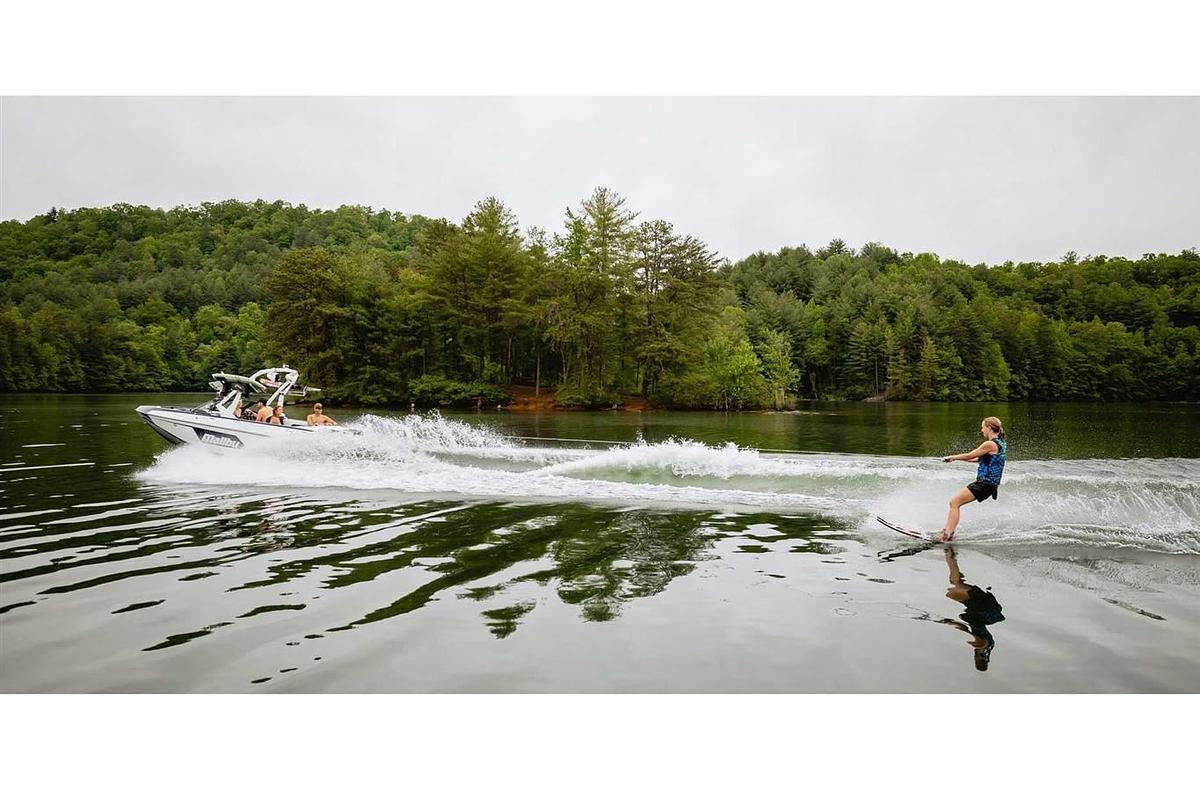 2024 Malibu Boats 20 VTX