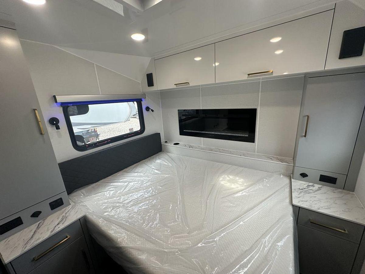 2025 InTech RV Black Wing 830-X