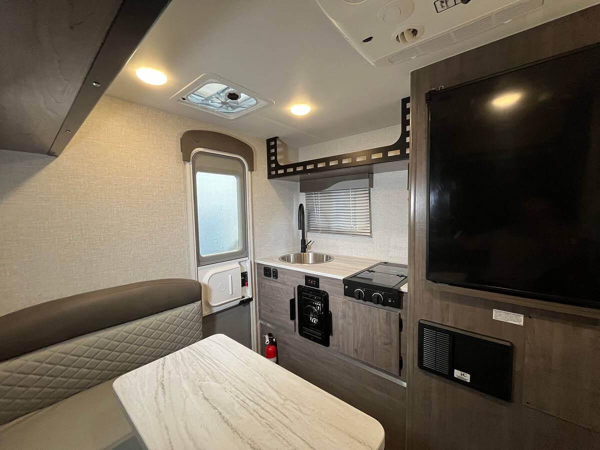 Squire SQ605 Truck Camper