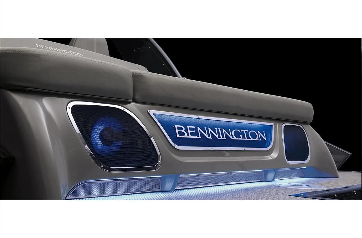 2023 Bennington 25 RXSBW I/O Windshield