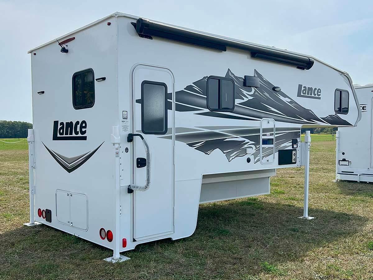 Lance 1191 Truck Camper