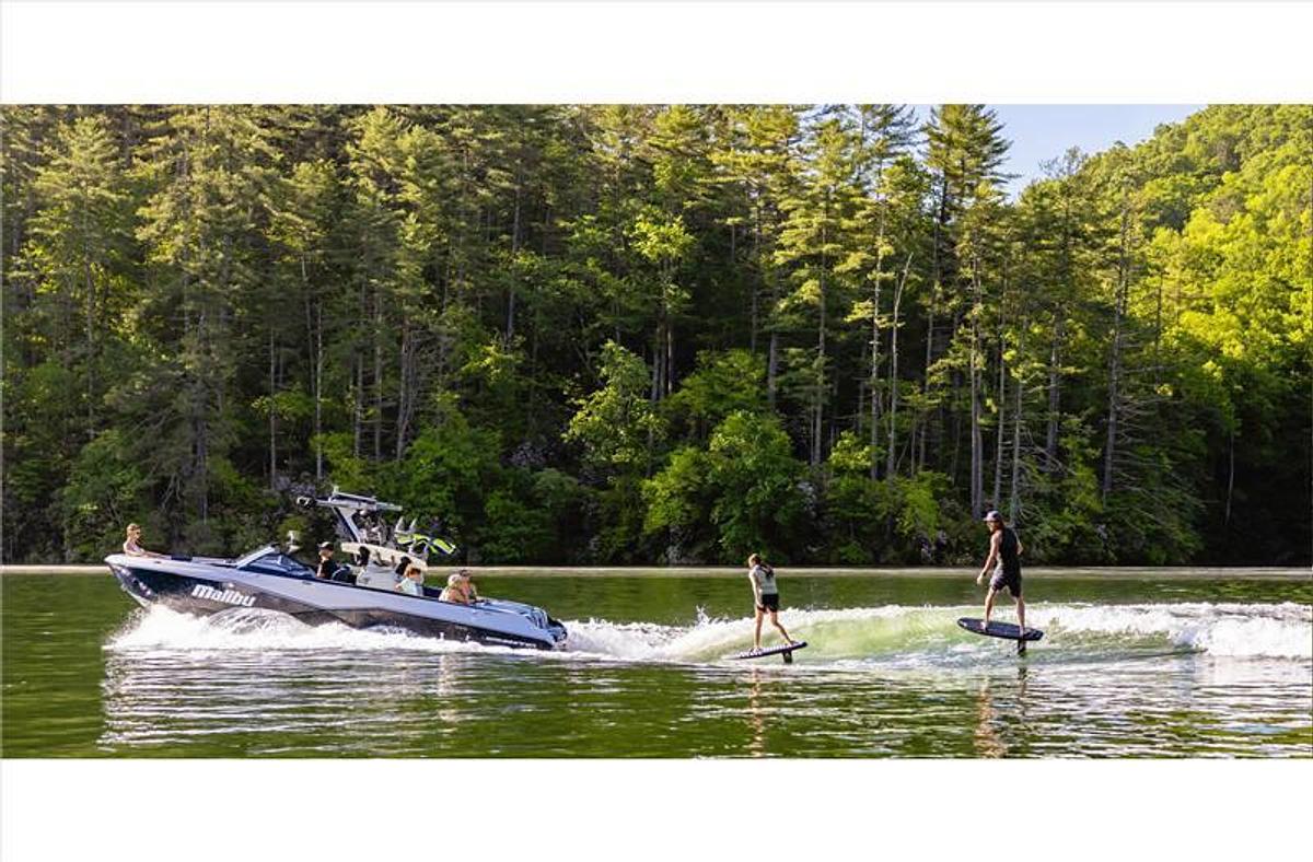 2024 Malibu Boats 25 LSV