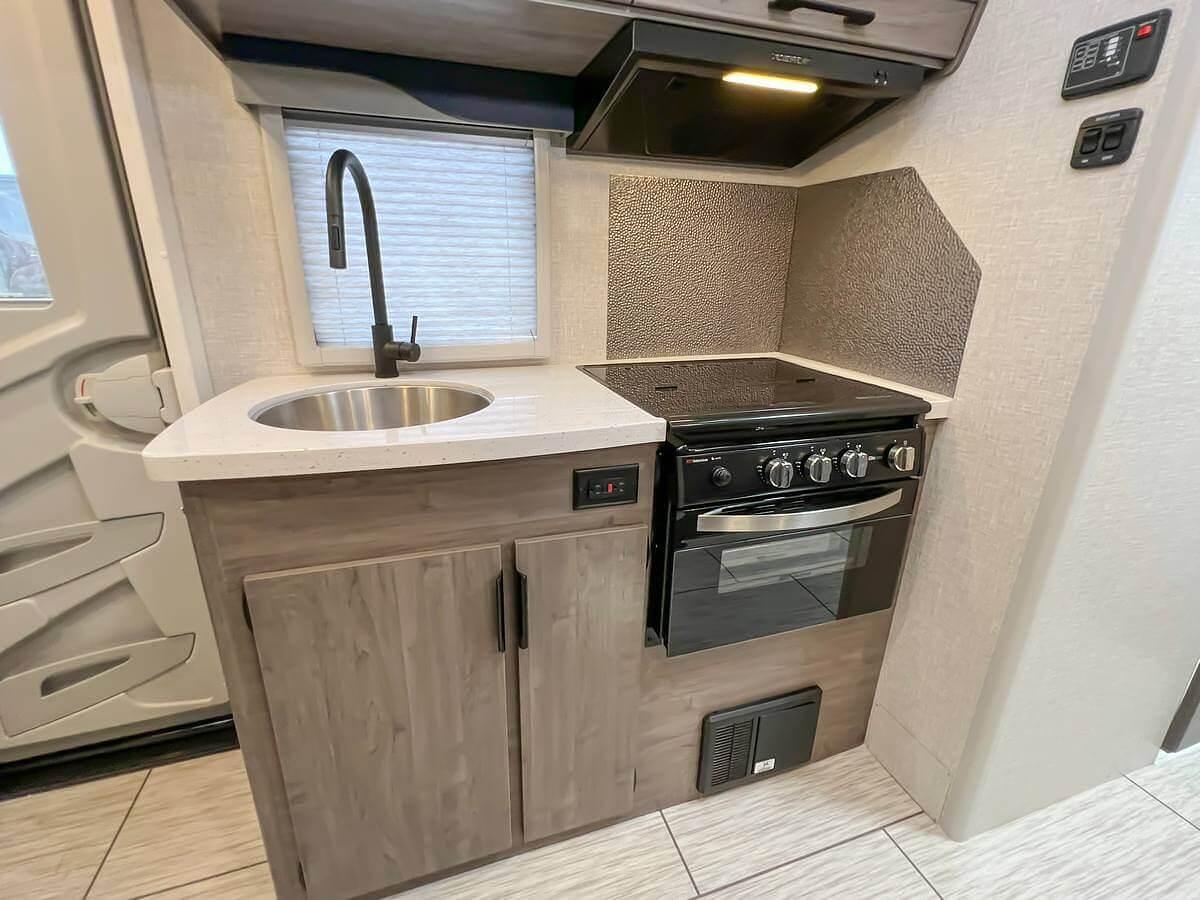 Lance 1575 Travel Trailer
