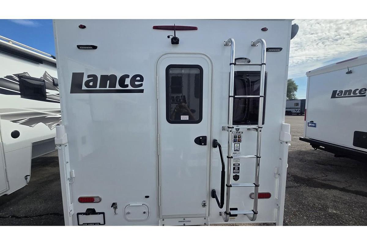 2027 Lance 850