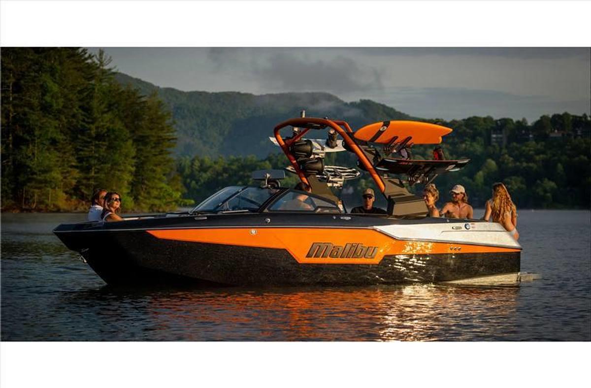 2024 Malibu Boats M220