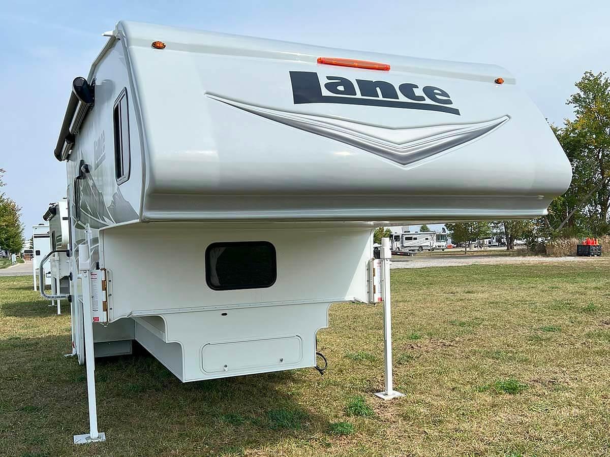 Lance 1191 Truck Camper