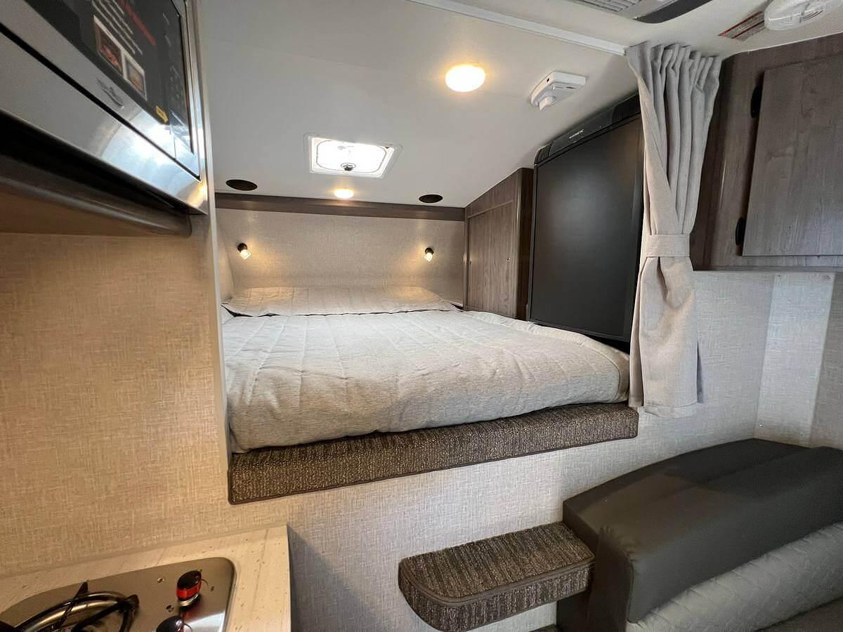 Lance 650 Truck Camper