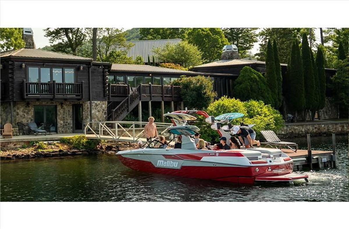 2024 Malibu Boats M240