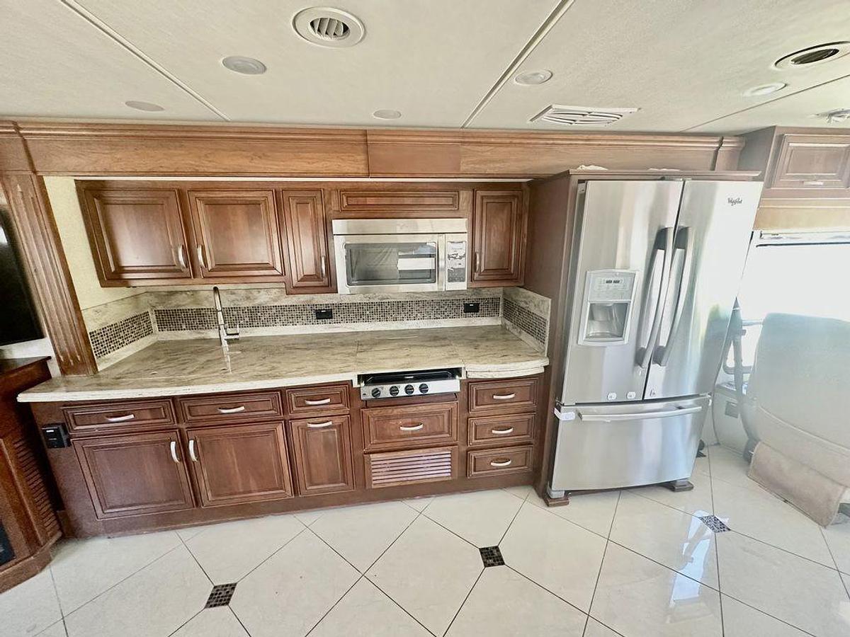 Used 2015 Forest River, Inc. Berkshire XL Cummins ISB-XT 360HP Engine 40QL