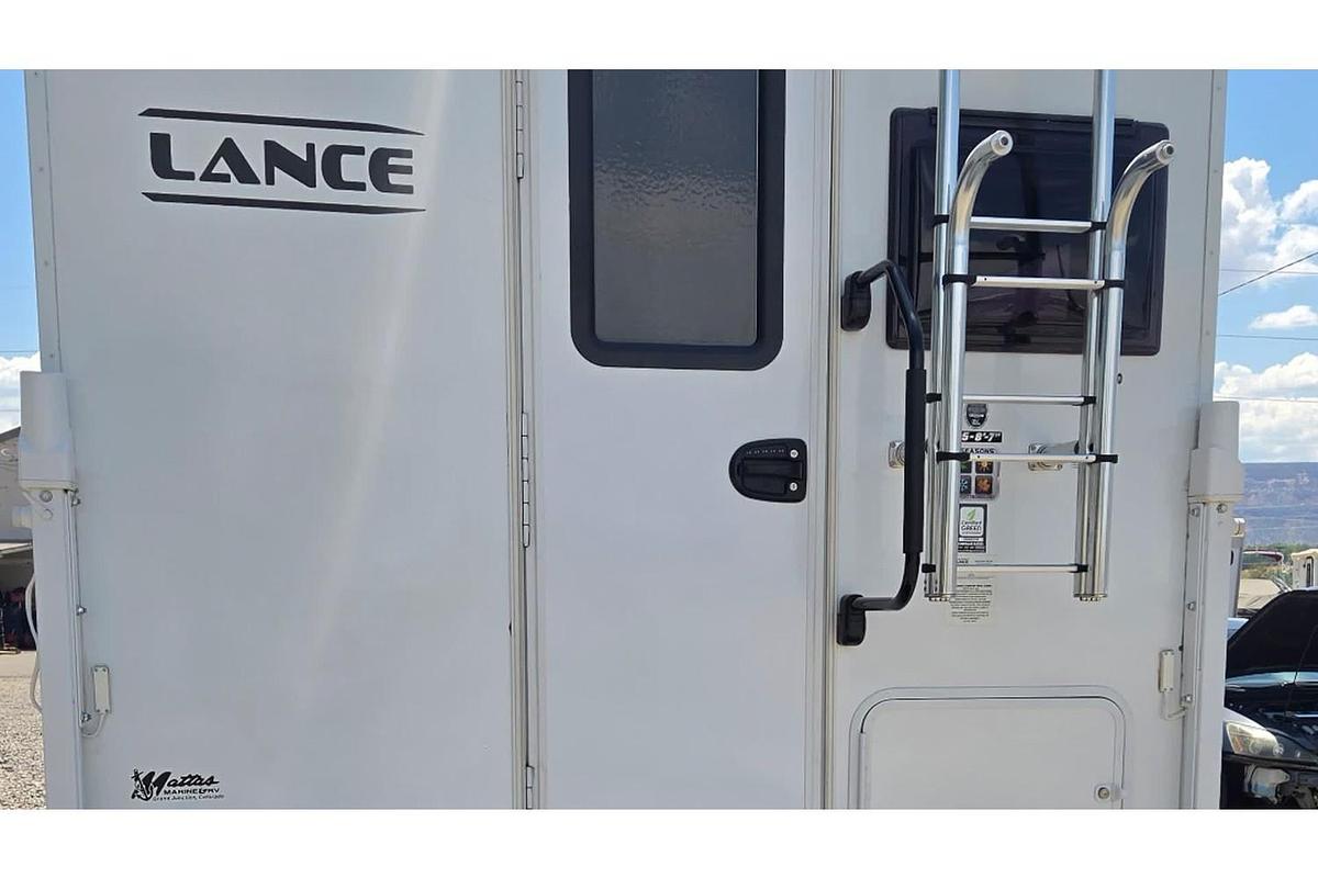 Used 2026 Lance 865