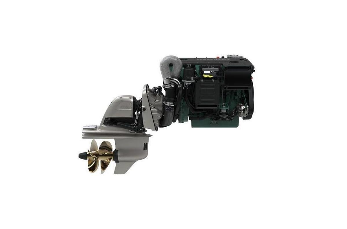 2024 Volvo Penta D4-DPH Aquamatic Sterndrive Diesel